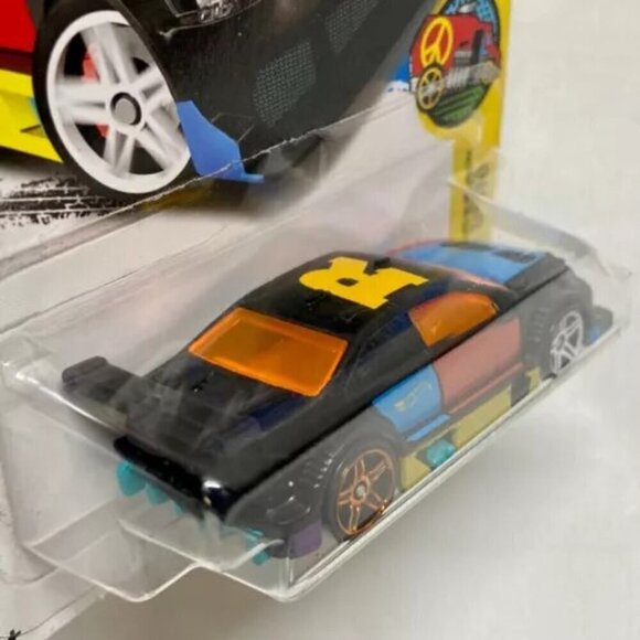 Hot Wheels Amazoom 218/365 HW Art Cars 9/10 Black Multi Color Graphics 1:64 NIP - Picture 7 of 13